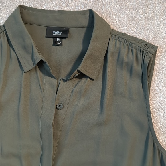 Sleeveless button front dress - Picture 2 of 7